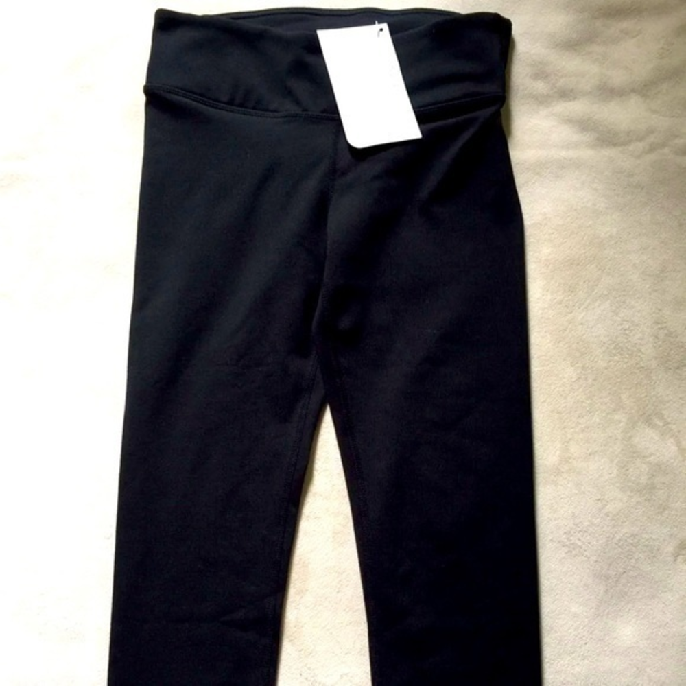 NWT‎ Fabletics Leggings